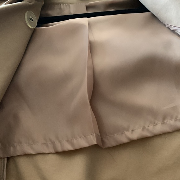 Liz Claiborne Tan Double-Breasted Short Trench Coat - Picture 6 of 7